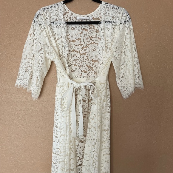 Lace Bridal Robe - Picture 4 of 6